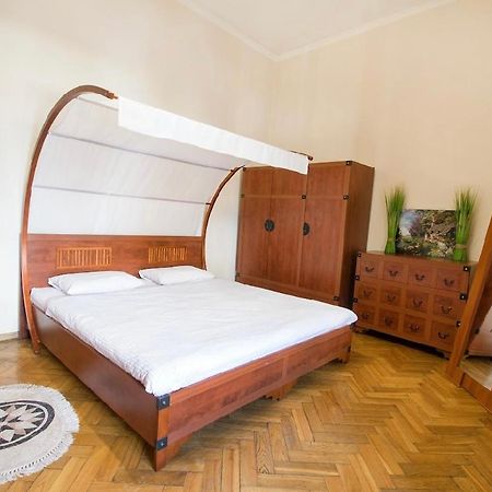 Vidfort Вороного ลวีฟ ภายนอก รูปภาพ